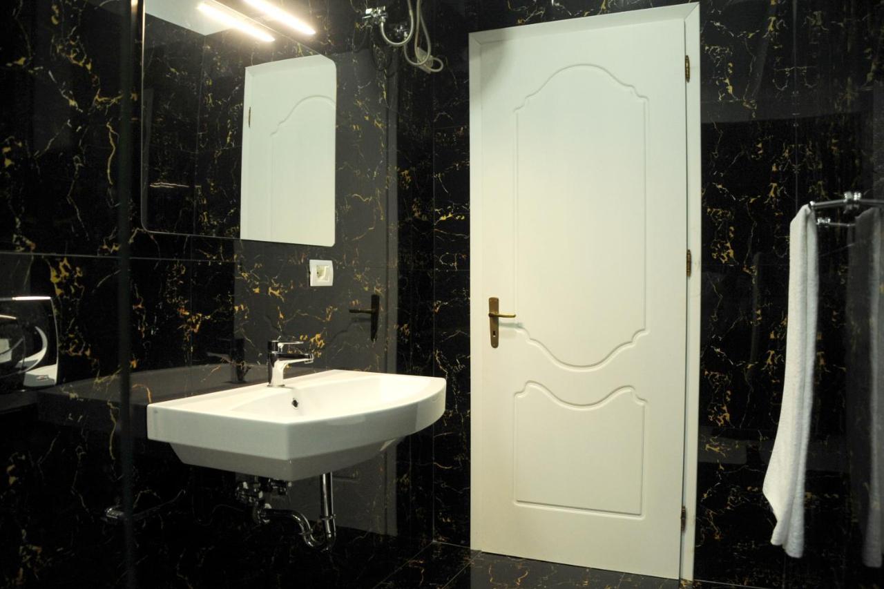 Apartment Comfortable Ar Wilson Square/ Self Check In Tirana